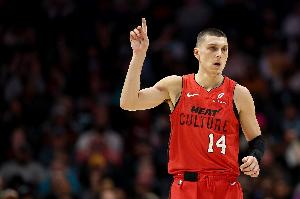 🔥歪嘴战神 希罗17投13中&三分6中4 爆砍36分3板4助2断