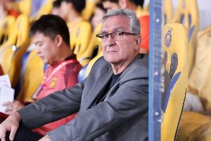 记者谈国足阵型：终于是442平行中场，徐皓阳和黄政宇双后腰