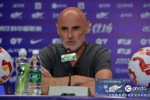 穆斯卡特：很遗憾在面对对手的猛攻时，我们没有做好应对