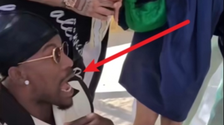 笑死😂巴特勒被魔术师变出的“小蛇”吓到瘫坐在地&惊出表情包