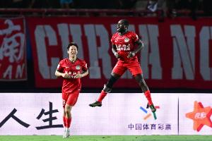 河南本赛季中超已通过定位球打入27球，位列所有球队之首