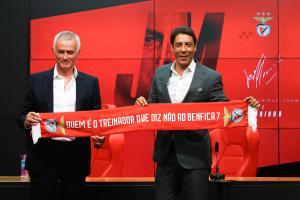 英超旧将：穆里尼奥总是这样，上任→和媒体+主席闹翻→拿解约金