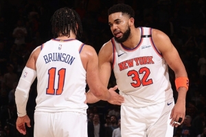 唐斯：新赛季可以更多利用无球给布伦森减负 就像库里一样