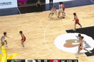 不够准！李沅珊打满上半场10投仅3中拿到12分2板 罚球4中4