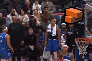 🤣致敬尼克-杨！萨格斯提前转身装杯 但三分打铁！