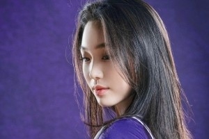 王芙蕖晒NCAA西北大学定妆照：新号码 第三年 享受球场💜