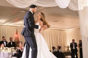 我🔪呢？？瑞秋分享和罗伯森的结婚照：90天的小甜蜜🥂