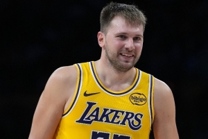 徐静雨：东契奇攻守一体再度进化 文班亚马还不够真正的MVP档次