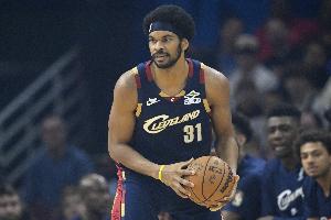 正负值+24全场最高！阿伦17中11砍下24分10板3断3帽 还投了俩三分