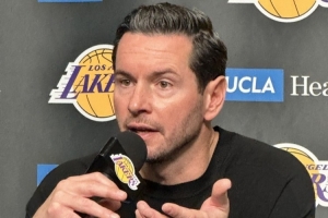 无詹&里对东契奇影响多大？雷迪克：他打得很好 队友都向他看齐