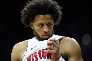 超科比 近58年打铁数之最！康宁汉姆45投14中 轰46分三双+5断2帽