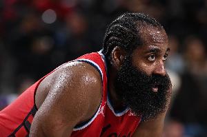 泰伦·卢：我的职责是确保哈登不会被过度使用 避免他出战太久