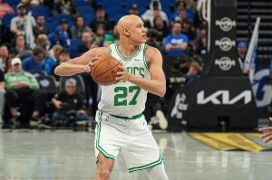 沃尔什：和队友互相交流能增强信心 我们正不断地培养默契